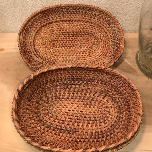 Woven basket - Picture 2 of 4